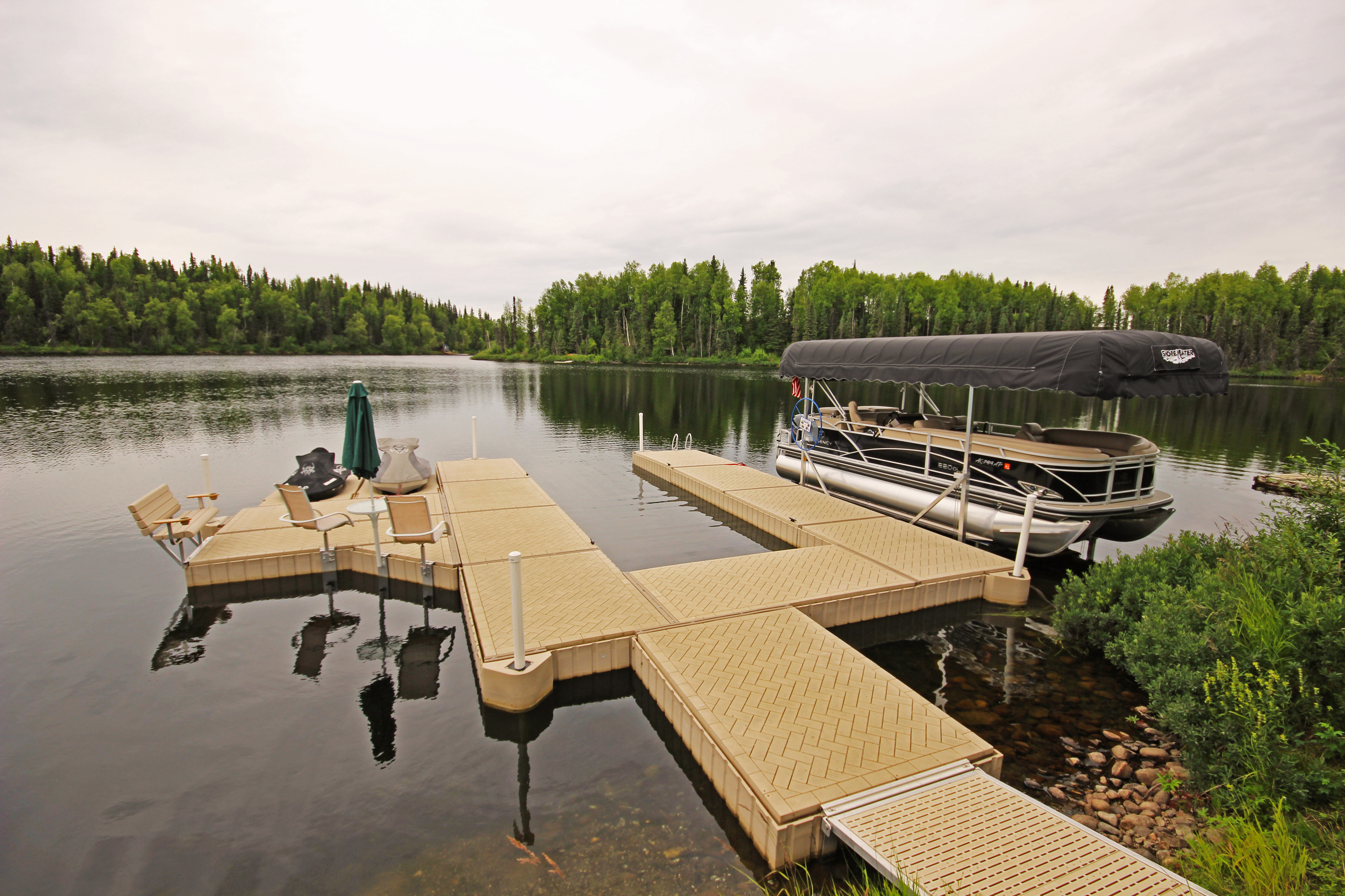 Boat dock set with multiple zones